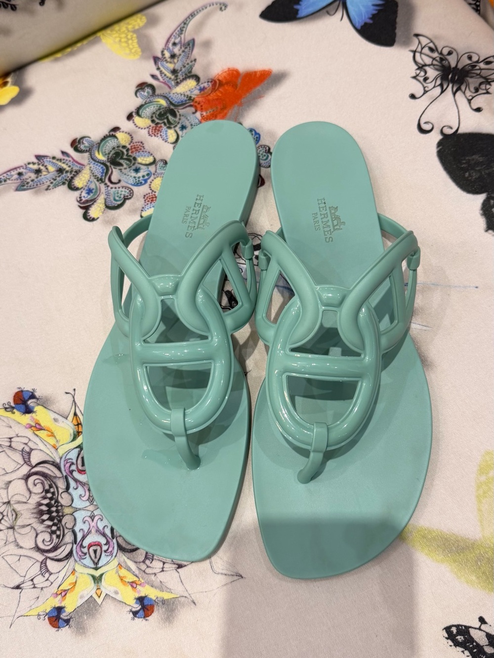 Hermes Mint Green Cutout Thong Sandals